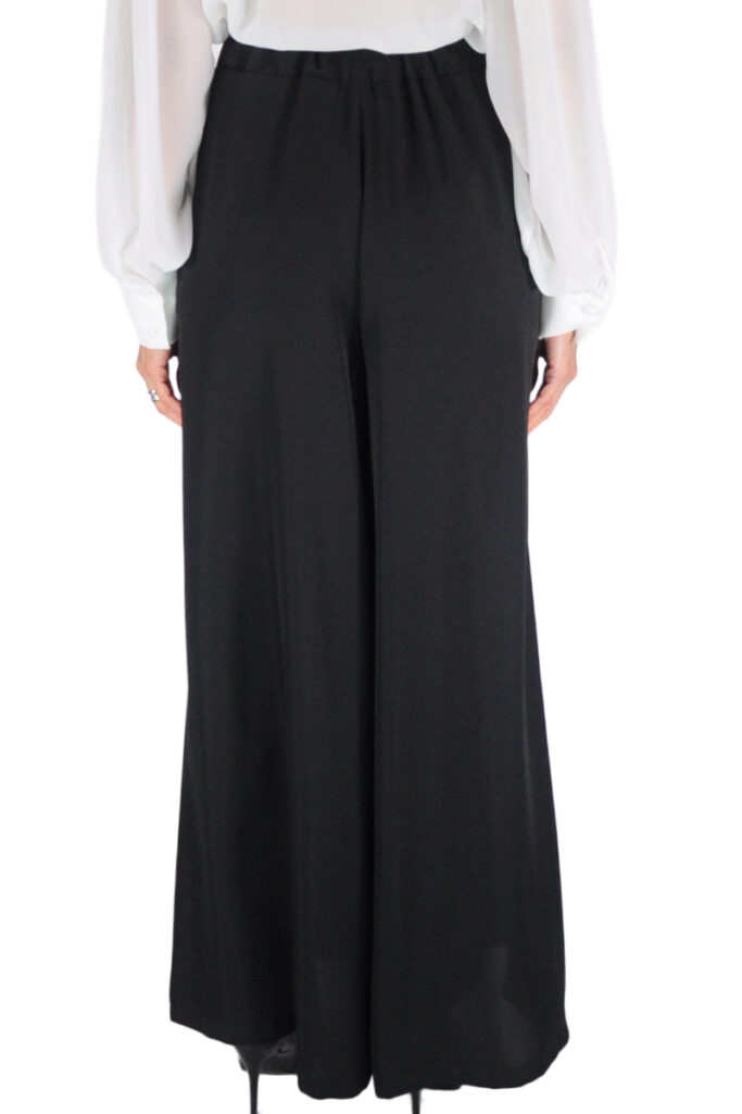 Alternative view of PANTALONE LARGO FLUIDO CON ELASTICO NERO