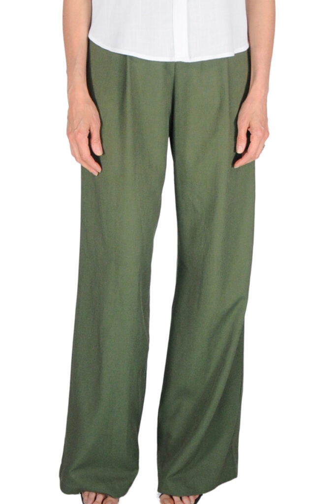 PANTALONE AMPIO CON PENCES VERDE MILITA