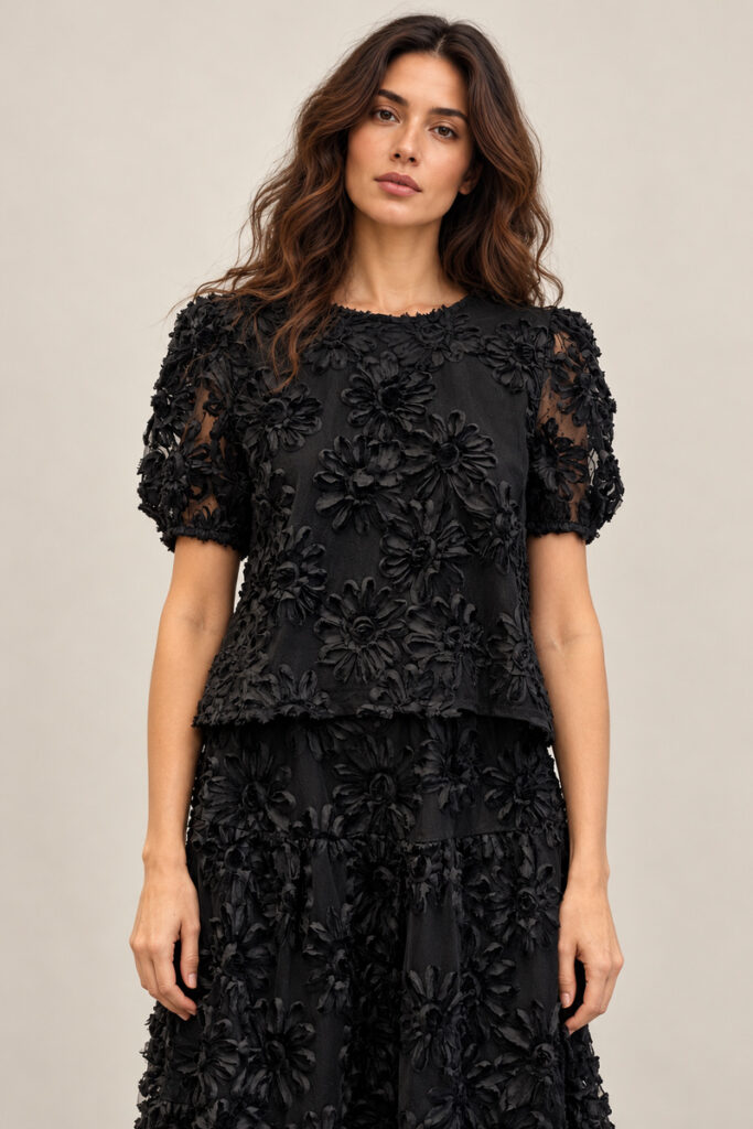 TOP FIORI RILIEVO NERO